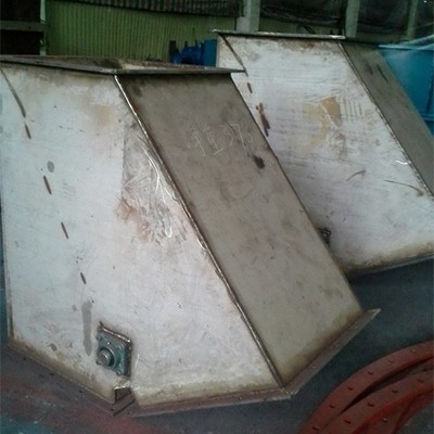 不鏽(xiu)鋼闆式(shi)側三通(tōng)