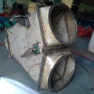 不(bú)鏽鋼闆(pǎn)式正三(san)通