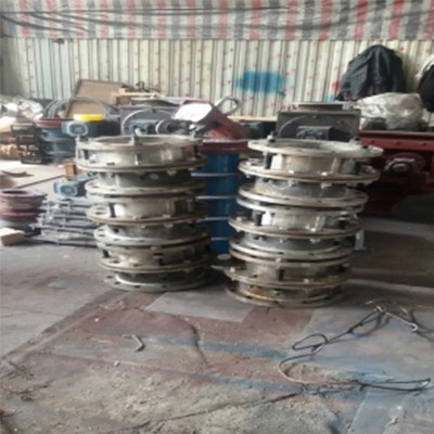 不鏽(xiu)鋼伸縮(suō)器